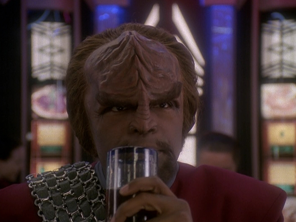 extant_StarTrek_DS9_5x03-LookingForparMachInAllTheWrongPlaces_00195.jpg