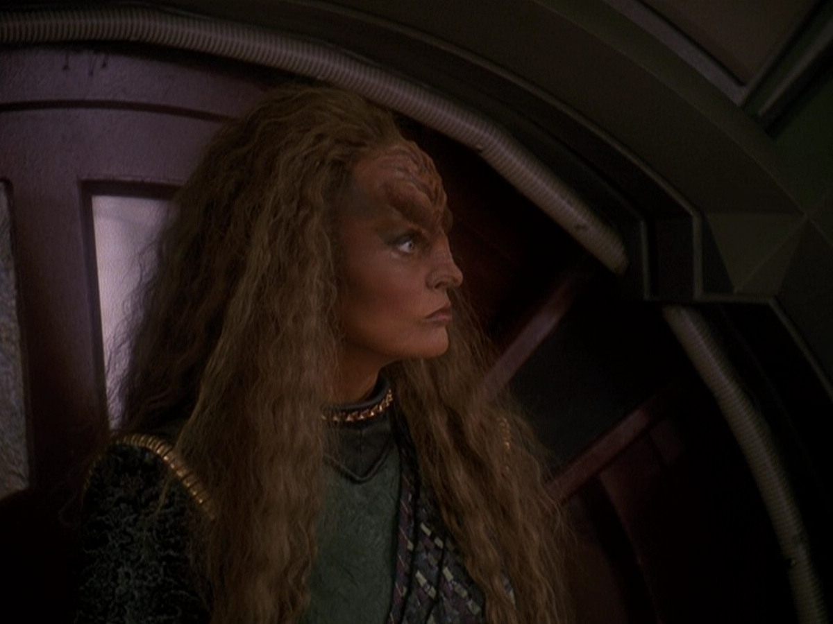 extant_StarTrek_DS9_5x03-LookingForparMachInAllTheWrongPlaces_00208.jpg