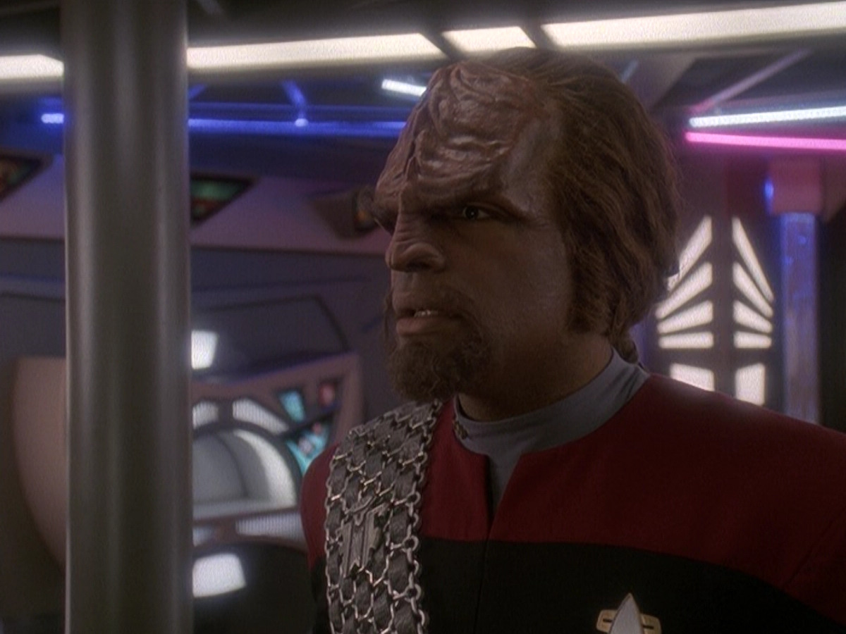 extant_StarTrek_DS9_5x03-LookingForparMachInAllTheWrongPlaces_00229.jpg