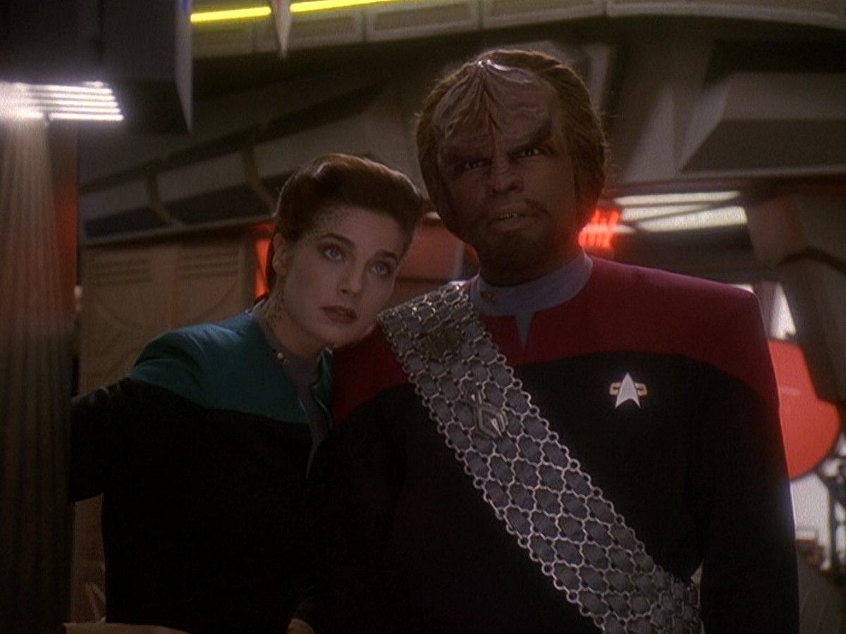 extant_StarTrek_DS9_5x03-LookingForparMachInAllTheWrongPlaces_00269.jpg