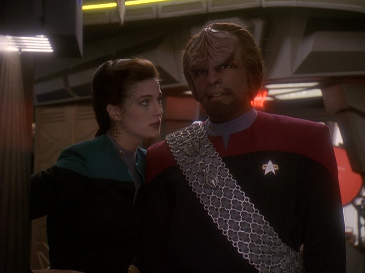 extant_StarTrek_DS9_5x03-LookingForparMachInAllTheWrongPlaces_00270.jpg