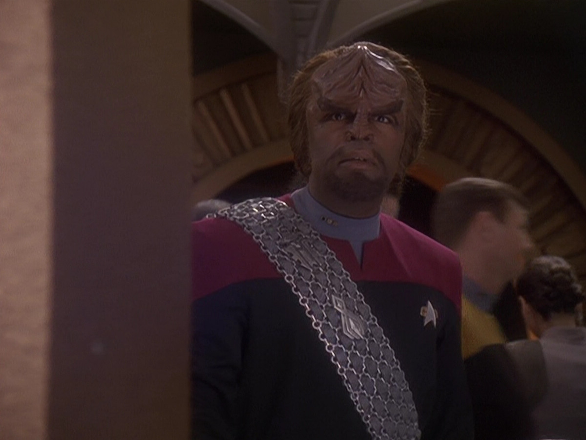 extant_StarTrek_DS9_5x03-LookingForparMachInAllTheWrongPlaces_00294.jpg