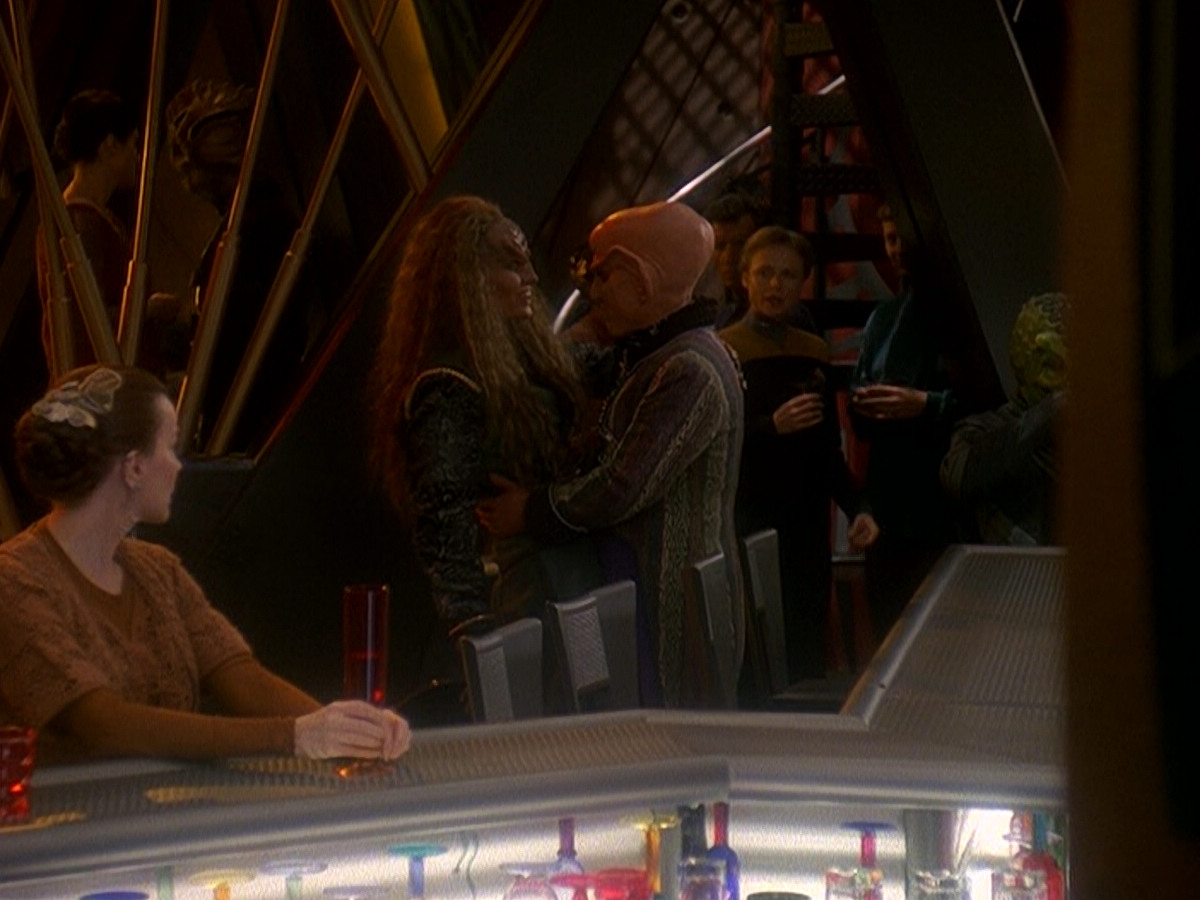 extant_StarTrek_DS9_5x03-LookingForparMachInAllTheWrongPlaces_00316.jpg