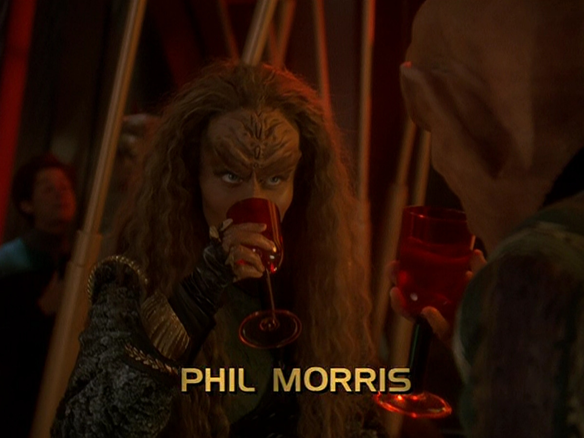 extant_StarTrek_DS9_5x03-LookingForparMachInAllTheWrongPlaces_00540.jpg