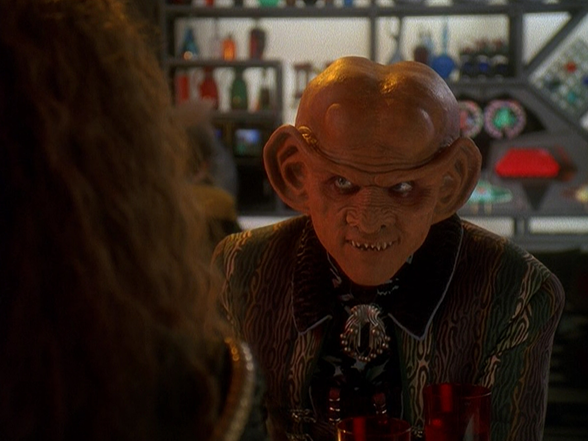 extant_StarTrek_DS9_5x03-LookingForparMachInAllTheWrongPlaces_00564.jpg