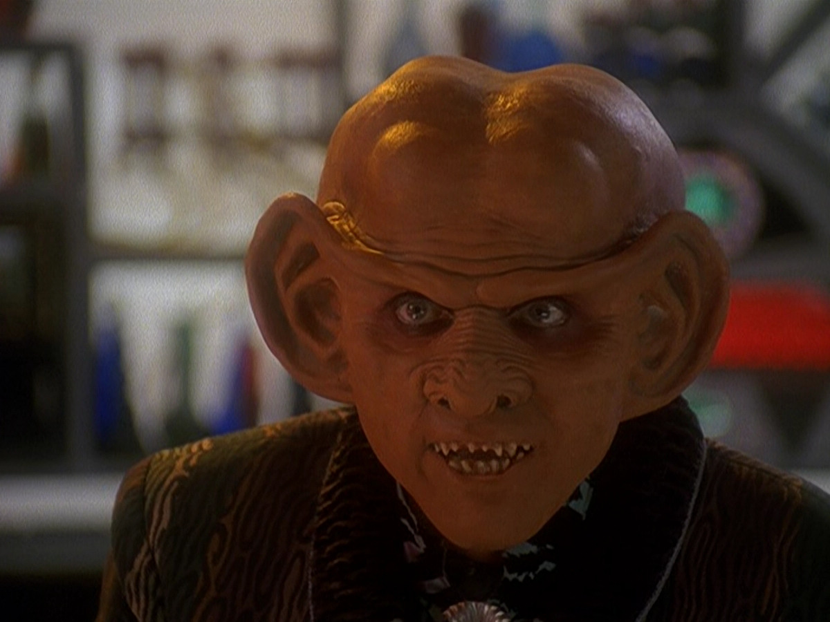 extant_StarTrek_DS9_5x03-LookingForparMachInAllTheWrongPlaces_00618.jpg