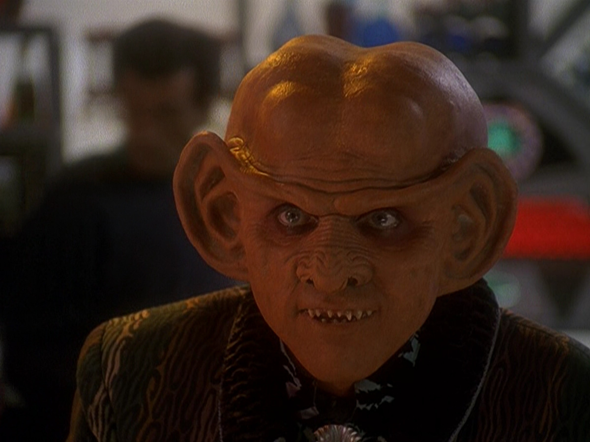 extant_StarTrek_DS9_5x03-LookingForparMachInAllTheWrongPlaces_00619.jpg