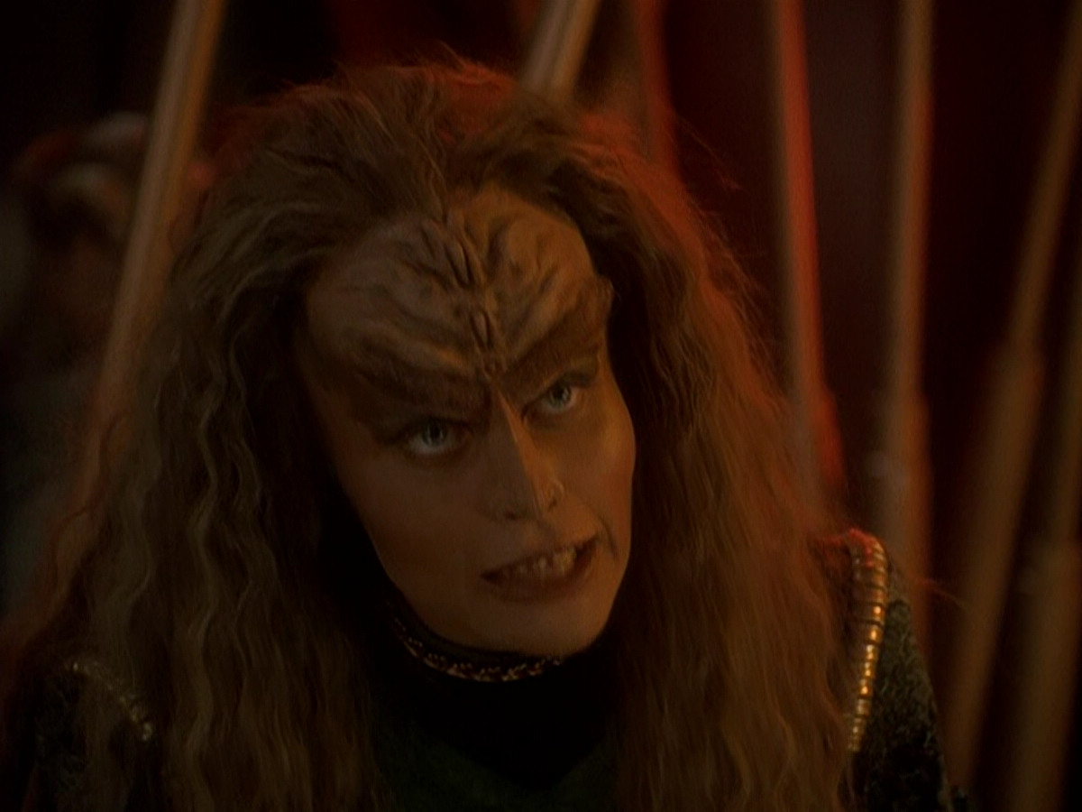 extant_StarTrek_DS9_5x03-LookingForparMachInAllTheWrongPlaces_00628.jpg