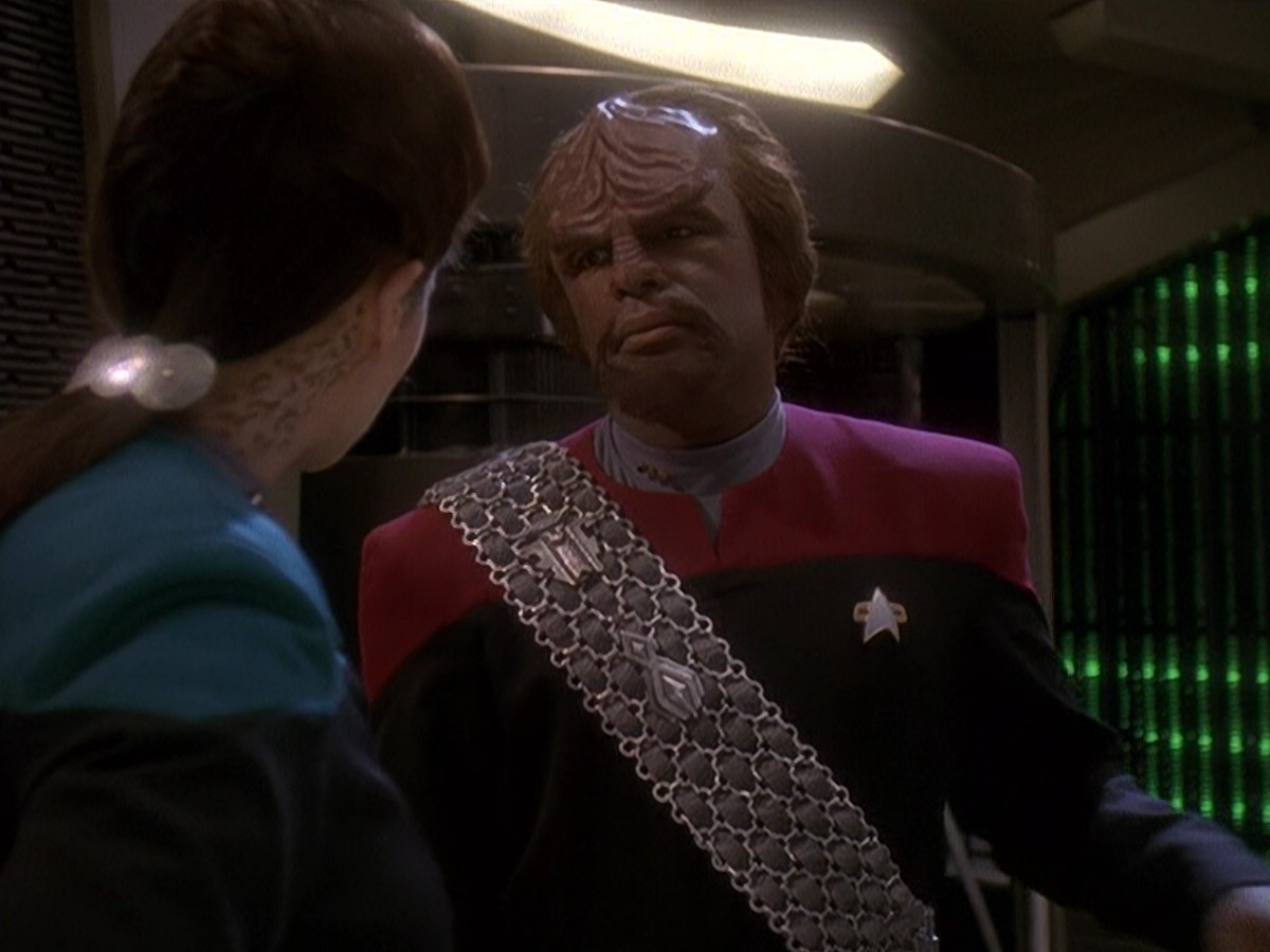 extant_StarTrek_DS9_5x03-LookingForparMachInAllTheWrongPlaces_00690.jpg