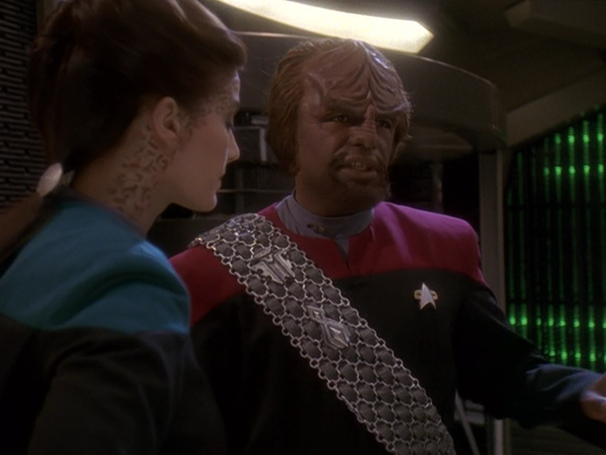 extant_StarTrek_DS9_5x03-LookingForparMachInAllTheWrongPlaces_00716.jpg