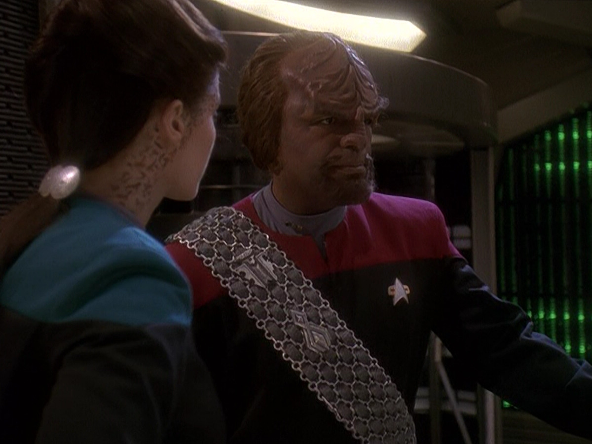 extant_StarTrek_DS9_5x03-LookingForparMachInAllTheWrongPlaces_00717.jpg
