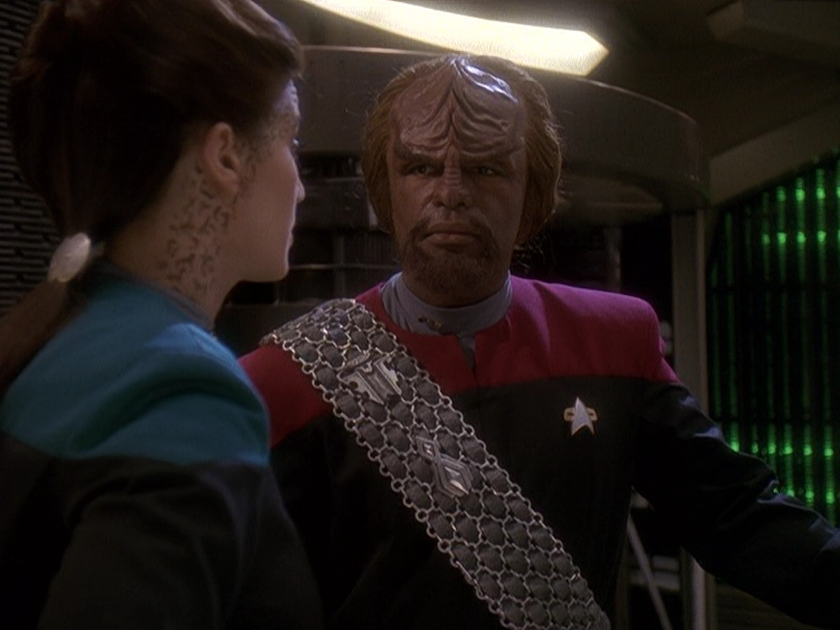 extant_StarTrek_DS9_5x03-LookingForparMachInAllTheWrongPlaces_00721.jpg