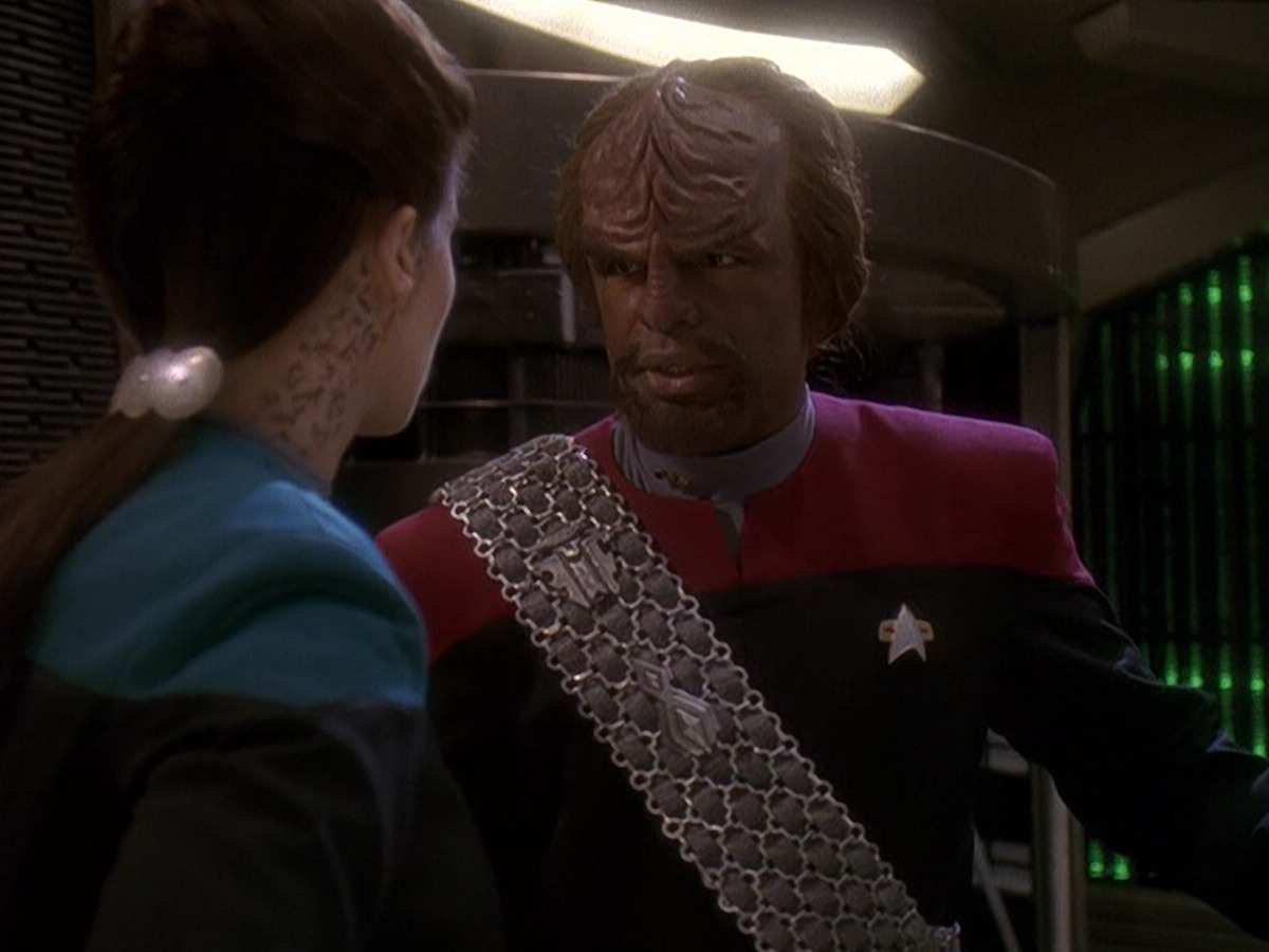 extant_StarTrek_DS9_5x03-LookingForparMachInAllTheWrongPlaces_00726.jpg