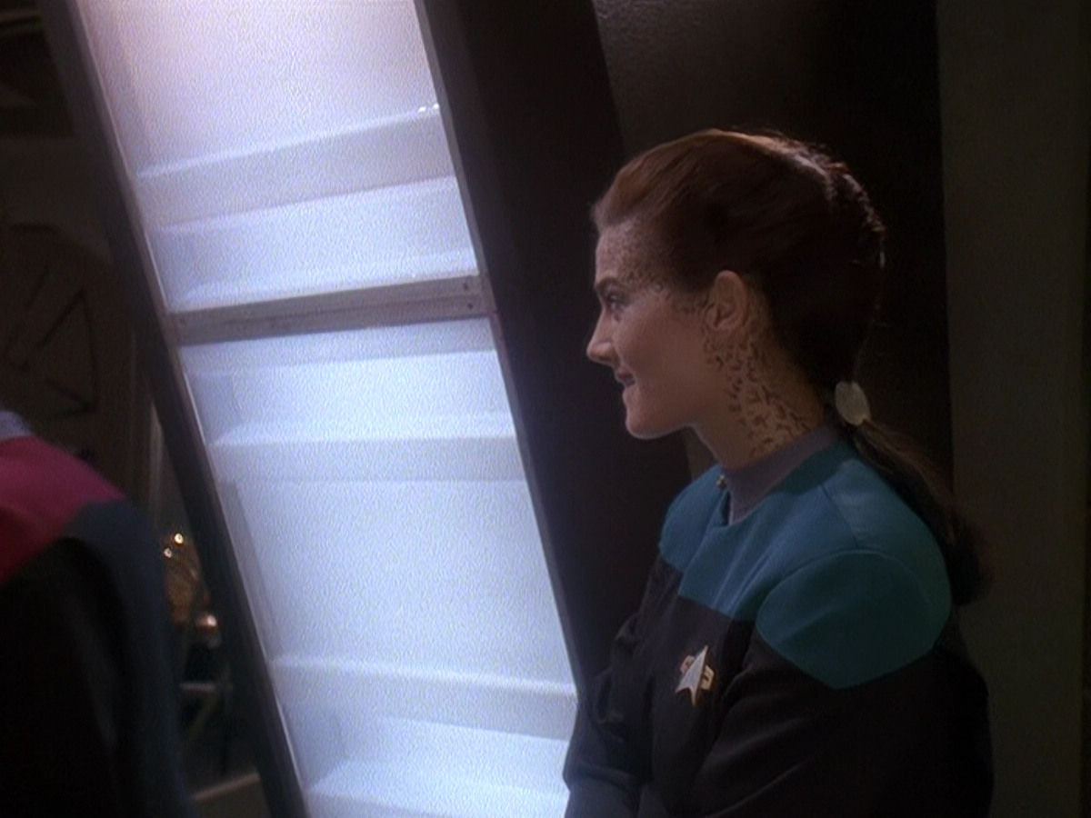 extant_StarTrek_DS9_5x03-LookingForparMachInAllTheWrongPlaces_00769.jpg