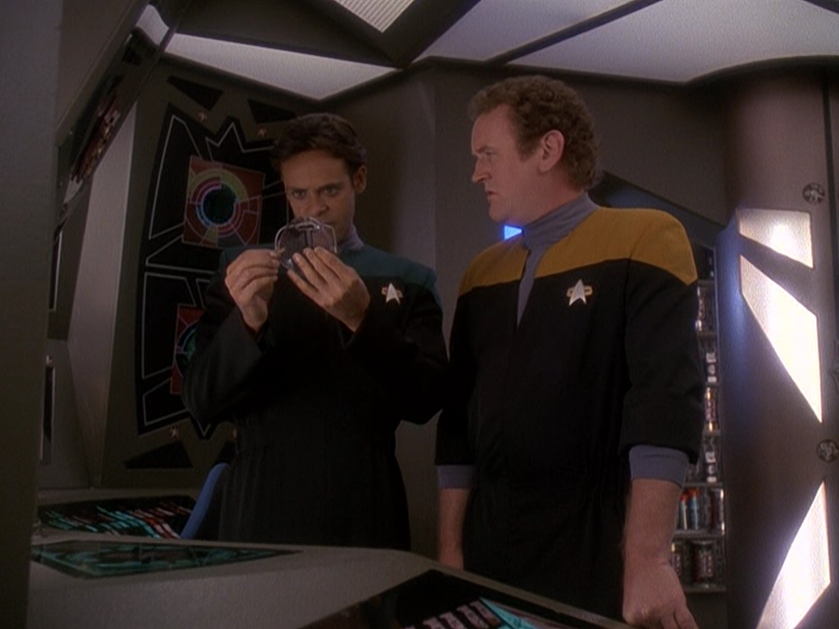 extant_StarTrek_DS9_5x03-LookingForparMachInAllTheWrongPlaces_00781.jpg