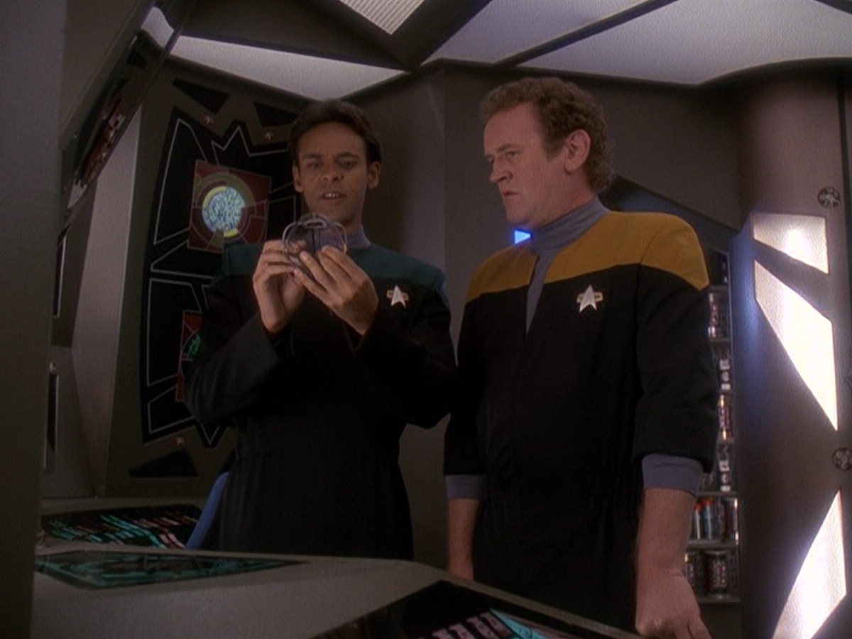 extant_StarTrek_DS9_5x03-LookingForparMachInAllTheWrongPlaces_00787.jpg