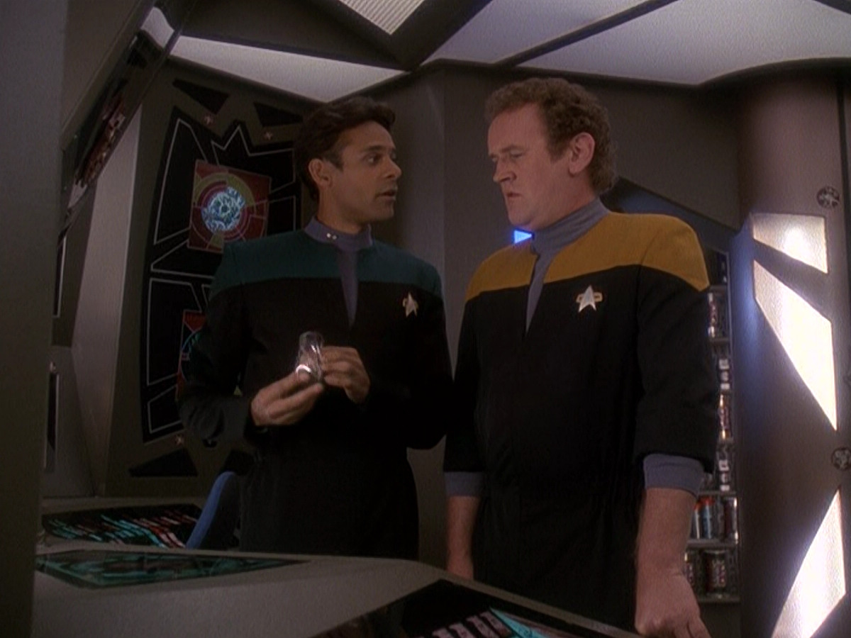 extant_StarTrek_DS9_5x03-LookingForparMachInAllTheWrongPlaces_00790.jpg