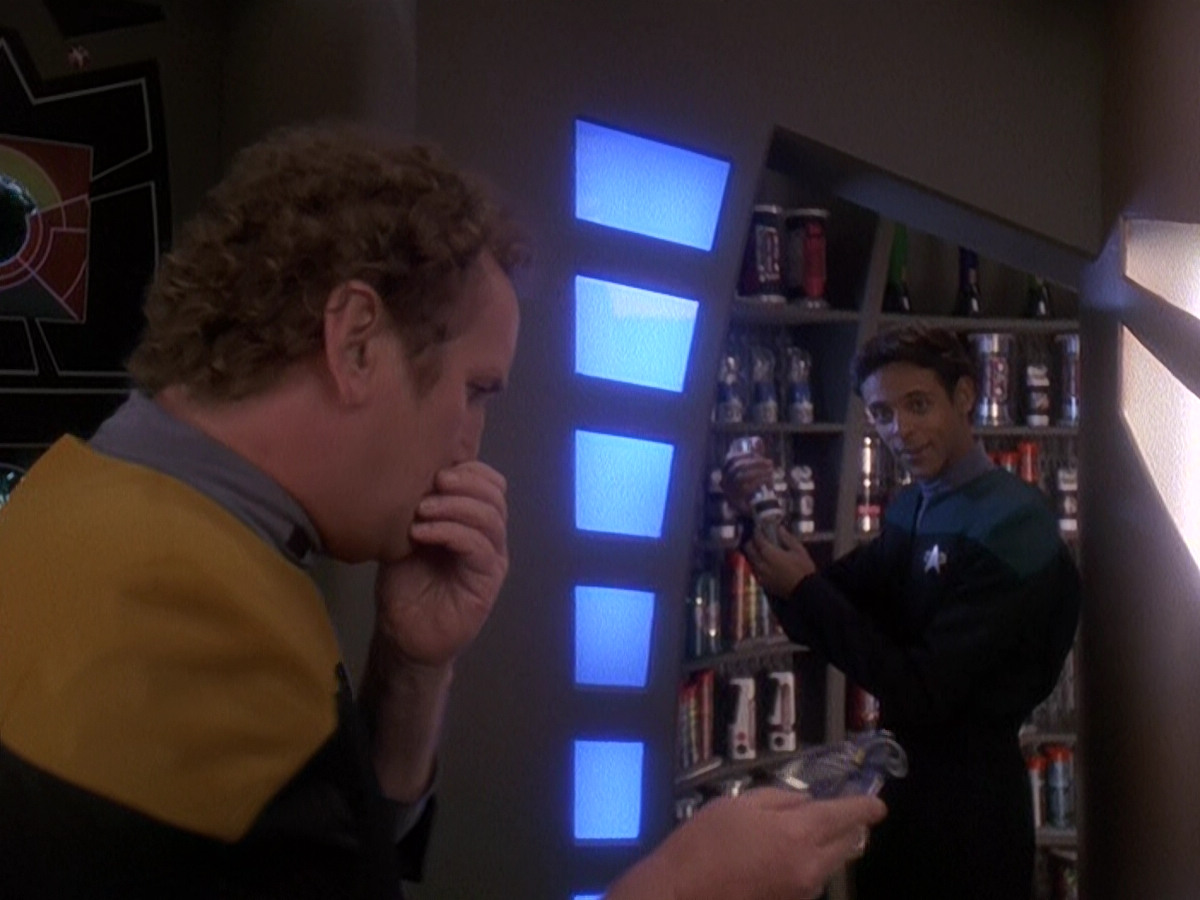 extant_StarTrek_DS9_5x03-LookingForparMachInAllTheWrongPlaces_00811.jpg