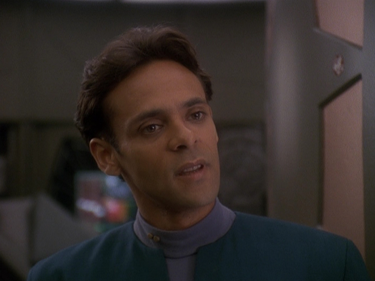 extant_StarTrek_DS9_5x03-LookingForparMachInAllTheWrongPlaces_00892.jpg