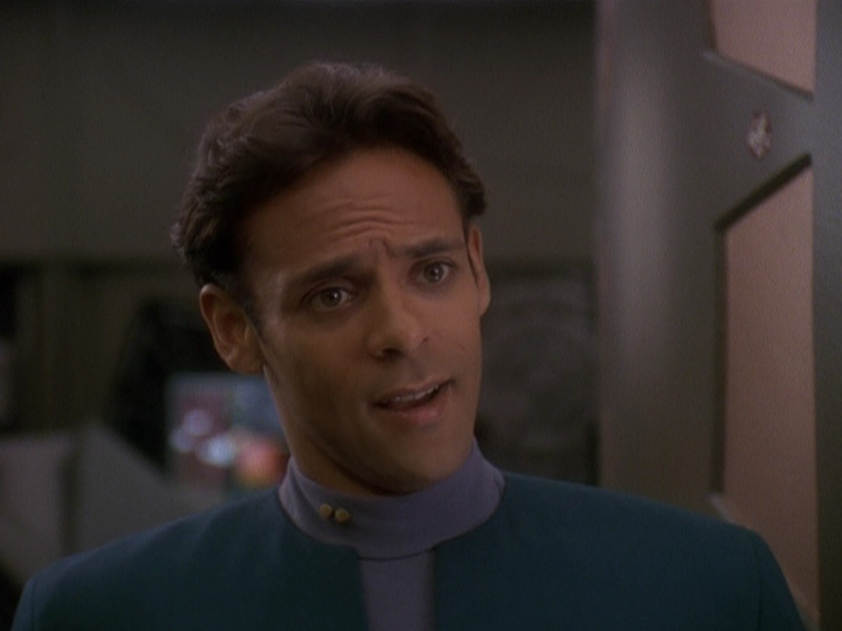 extant_StarTrek_DS9_5x03-LookingForparMachInAllTheWrongPlaces_00899.jpg