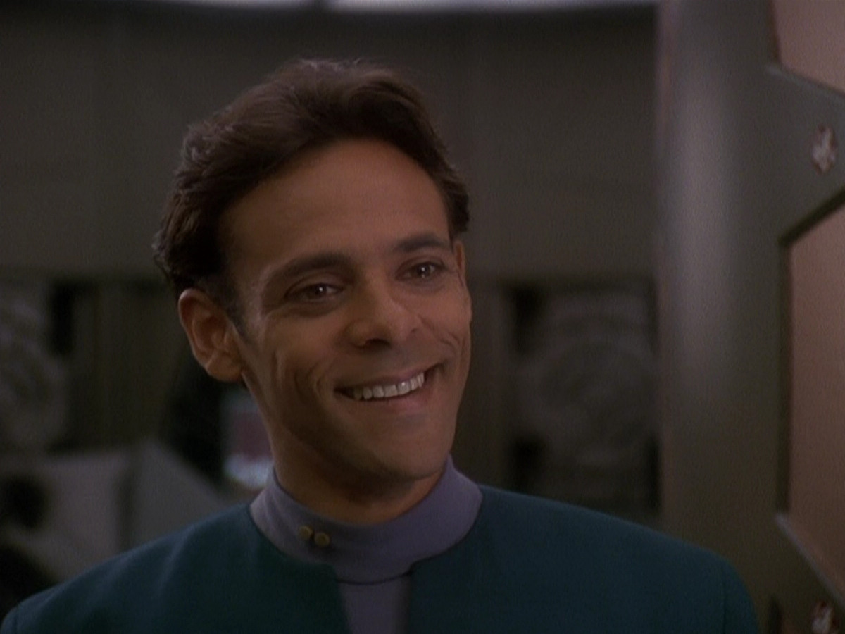 extant_StarTrek_DS9_5x03-LookingForparMachInAllTheWrongPlaces_00913.jpg