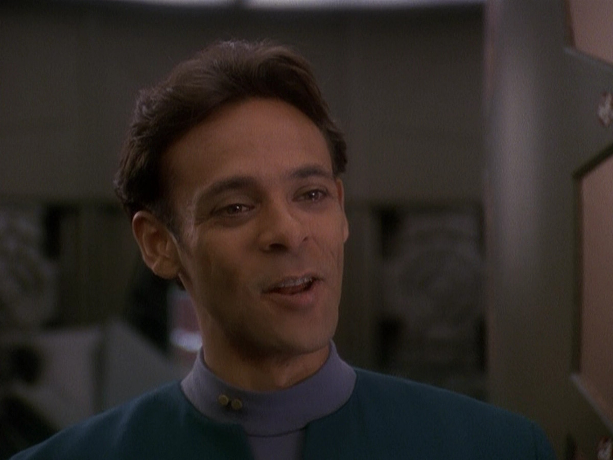extant_StarTrek_DS9_5x03-LookingForparMachInAllTheWrongPlaces_00916.jpg