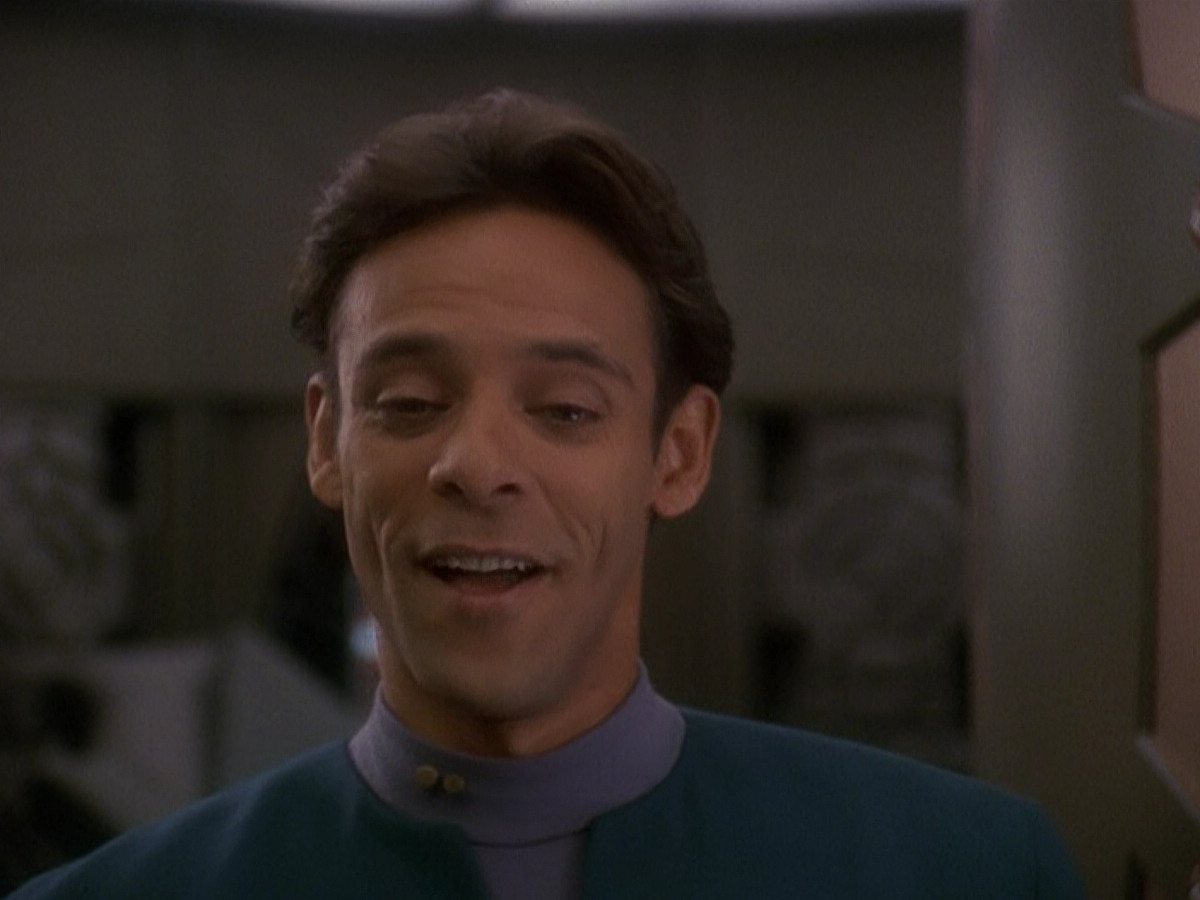 extant_StarTrek_DS9_5x03-LookingForparMachInAllTheWrongPlaces_00930.jpg