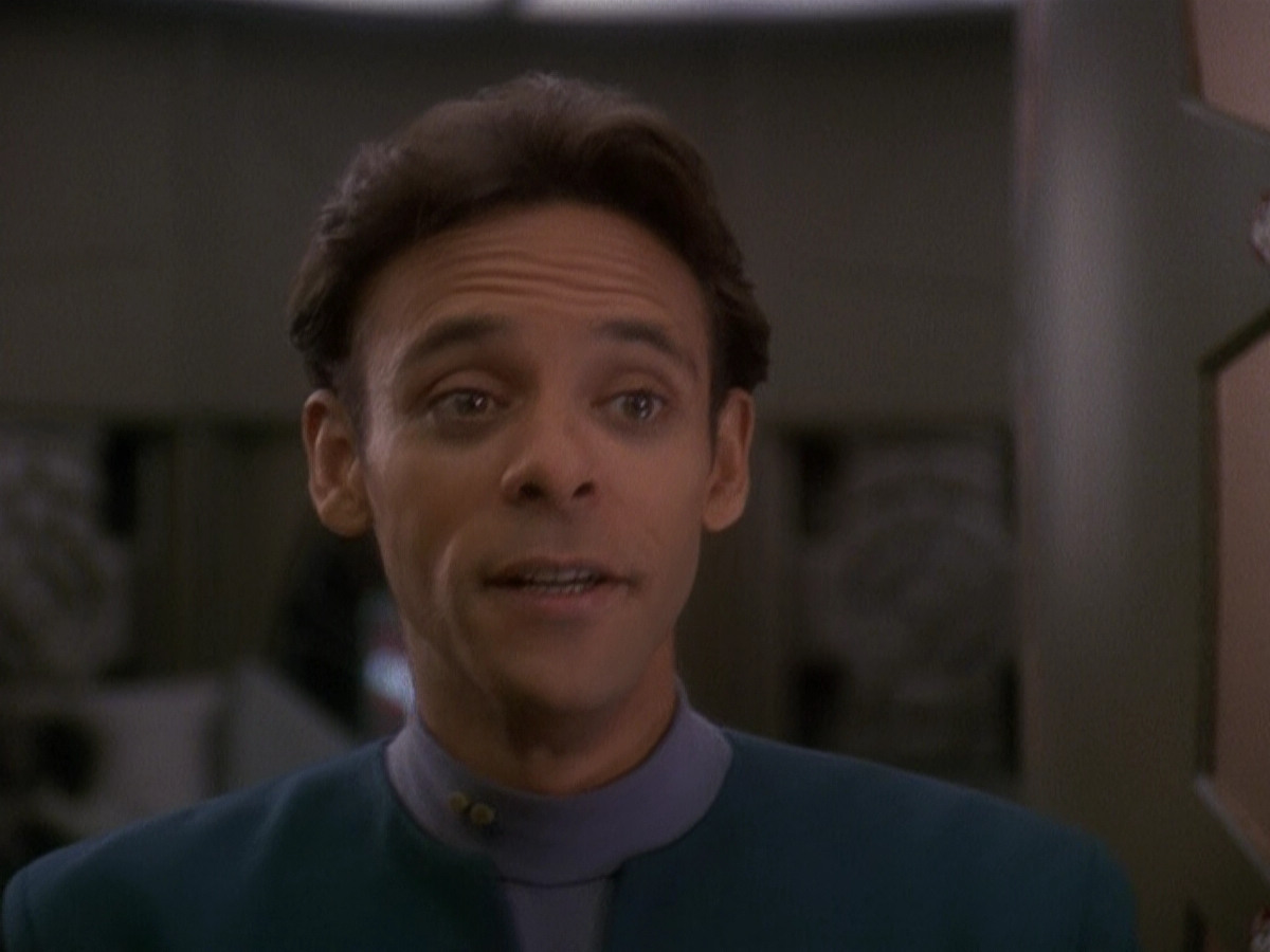 extant_StarTrek_DS9_5x03-LookingForparMachInAllTheWrongPlaces_00933.jpg