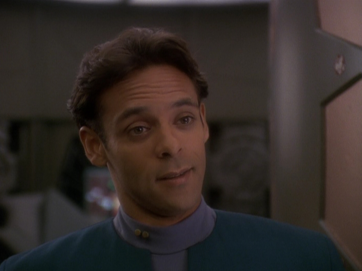 extant_StarTrek_DS9_5x03-LookingForparMachInAllTheWrongPlaces_00938.jpg