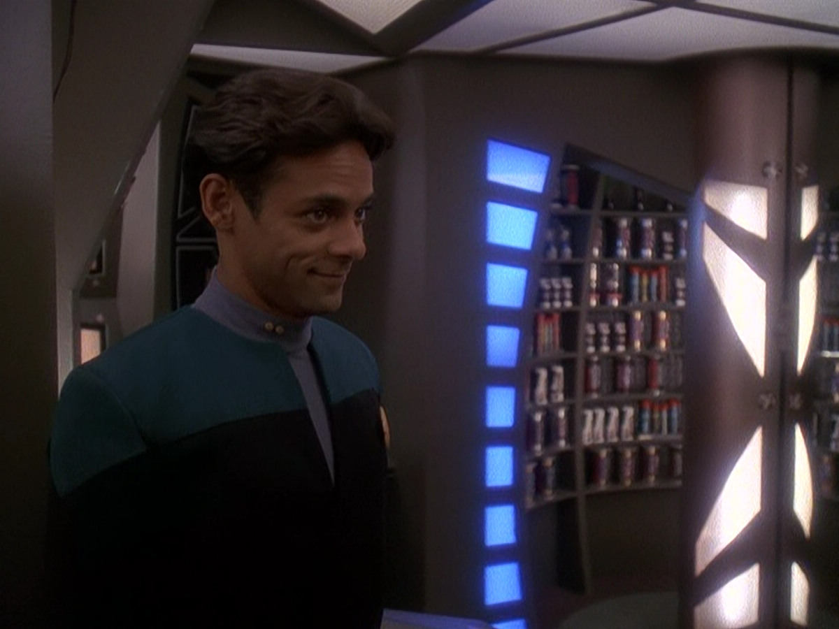 extant_StarTrek_DS9_5x03-LookingForparMachInAllTheWrongPlaces_00944.jpg