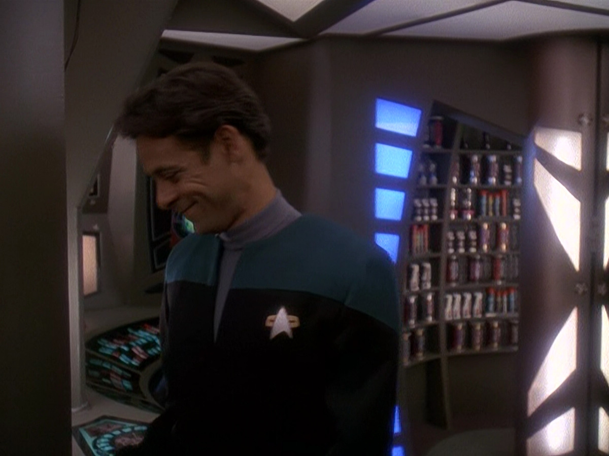extant_StarTrek_DS9_5x03-LookingForparMachInAllTheWrongPlaces_00946.jpg