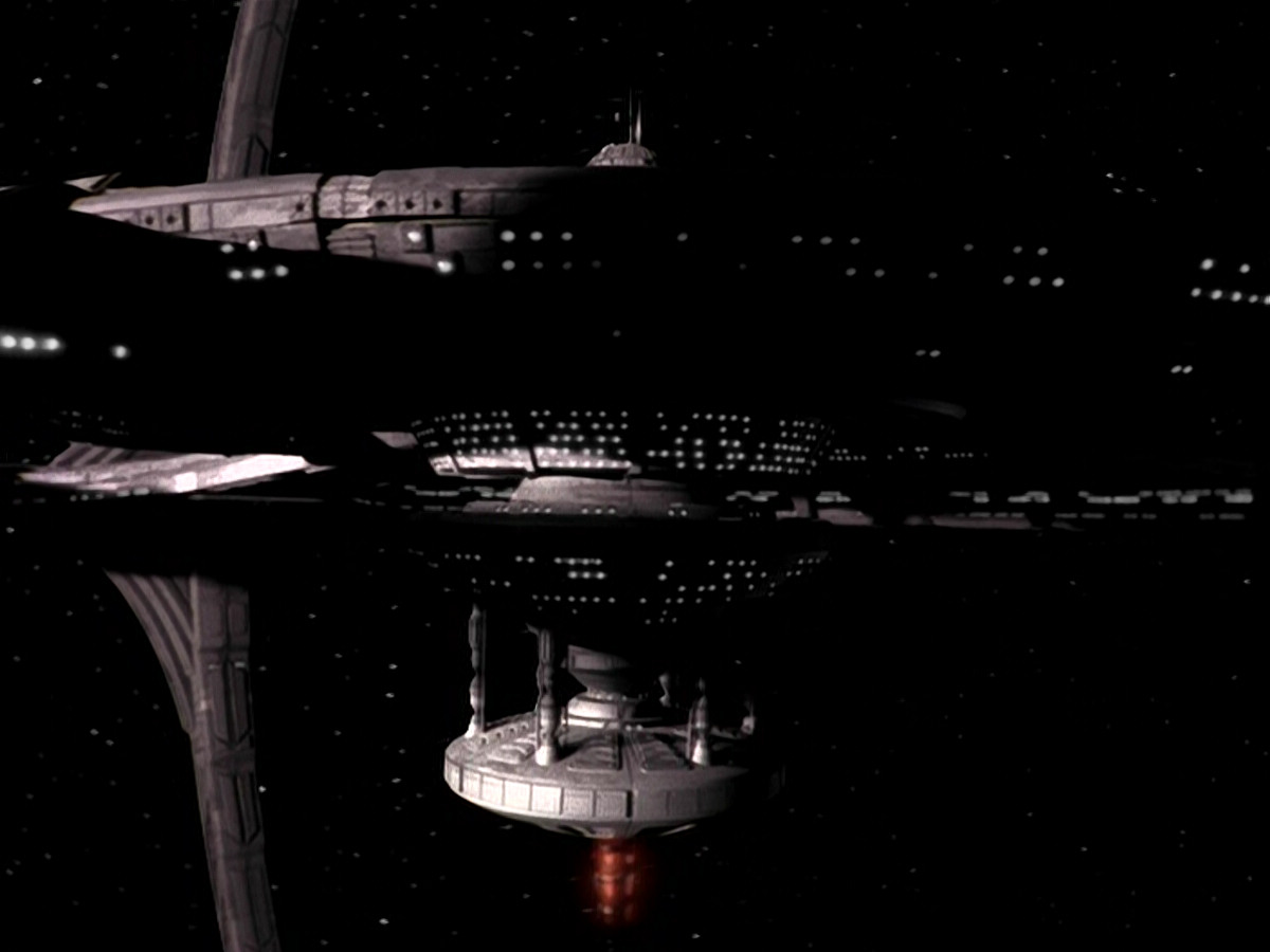 extant_StarTrek_DS9_5x03-LookingForparMachInAllTheWrongPlaces_00950.jpg