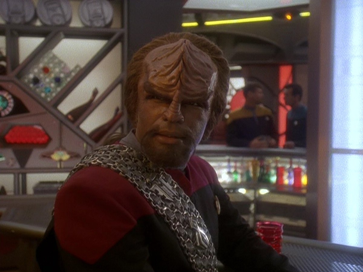 extant_StarTrek_DS9_5x03-LookingForparMachInAllTheWrongPlaces_01018.jpg