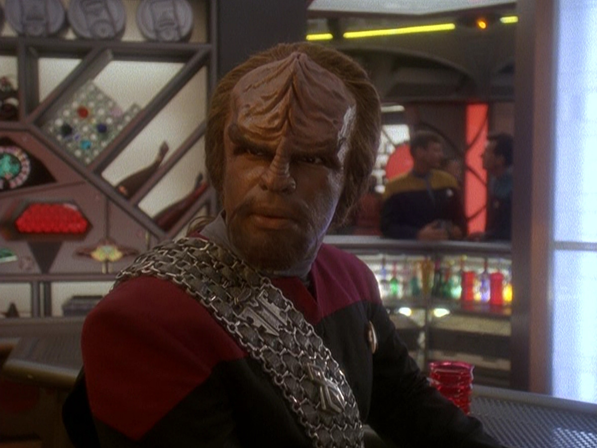 extant_StarTrek_DS9_5x03-LookingForparMachInAllTheWrongPlaces_01021.jpg