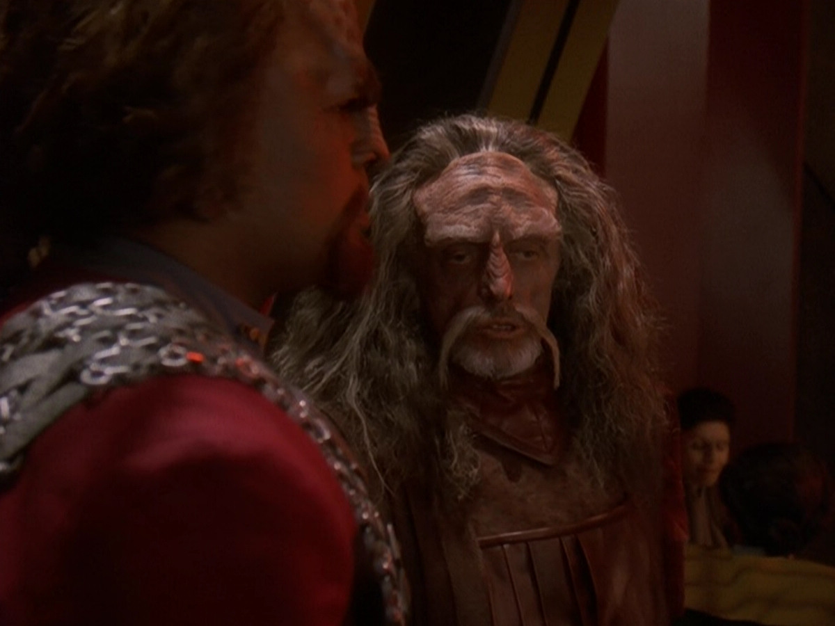 extant_StarTrek_DS9_5x03-LookingForparMachInAllTheWrongPlaces_01069.jpg