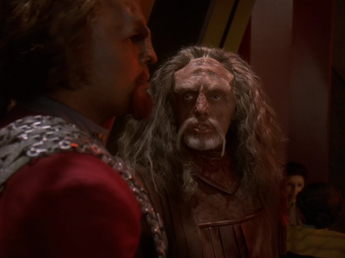 extant_StarTrek_DS9_5x03-LookingForparMachInAllTheWrongPlaces_01070.jpg