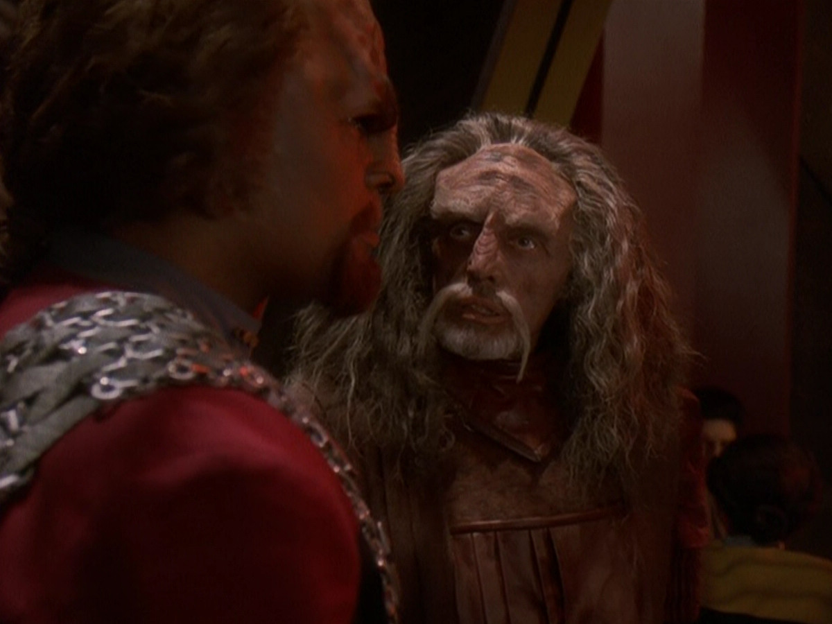 extant_StarTrek_DS9_5x03-LookingForparMachInAllTheWrongPlaces_01082.jpg