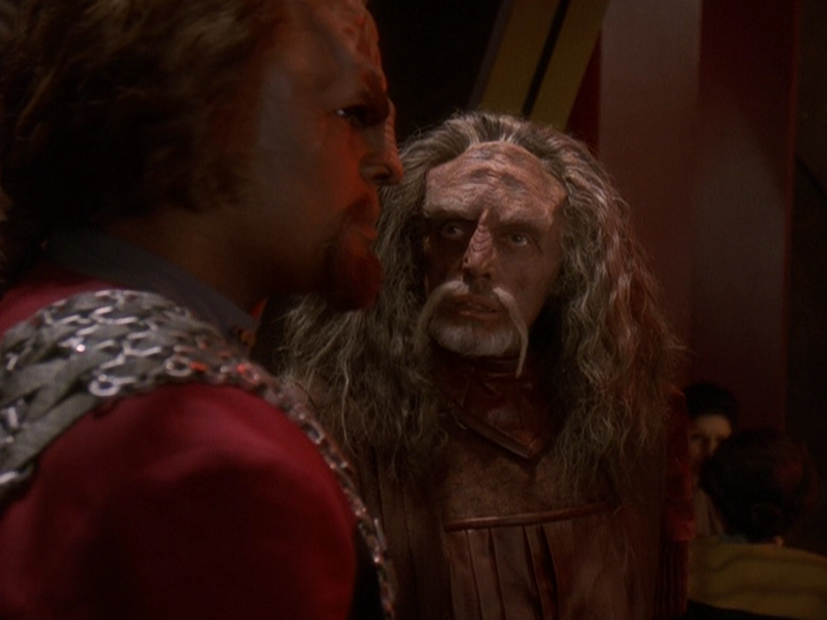 extant_StarTrek_DS9_5x03-LookingForparMachInAllTheWrongPlaces_01083.jpg