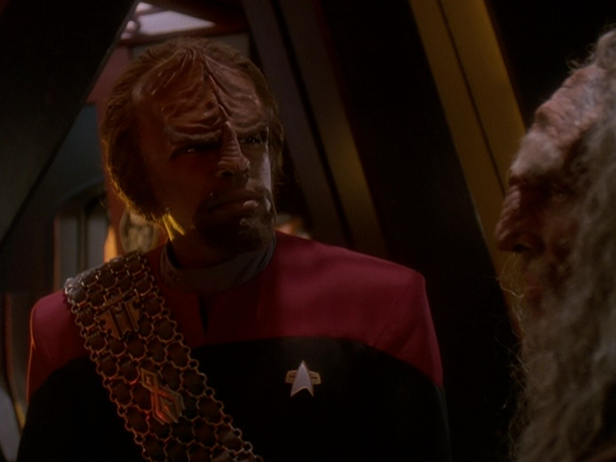 extant_StarTrek_DS9_5x03-LookingForparMachInAllTheWrongPlaces_01094.jpg