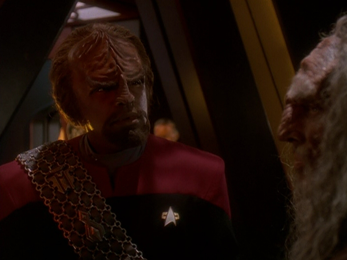 extant_StarTrek_DS9_5x03-LookingForparMachInAllTheWrongPlaces_01095.jpg