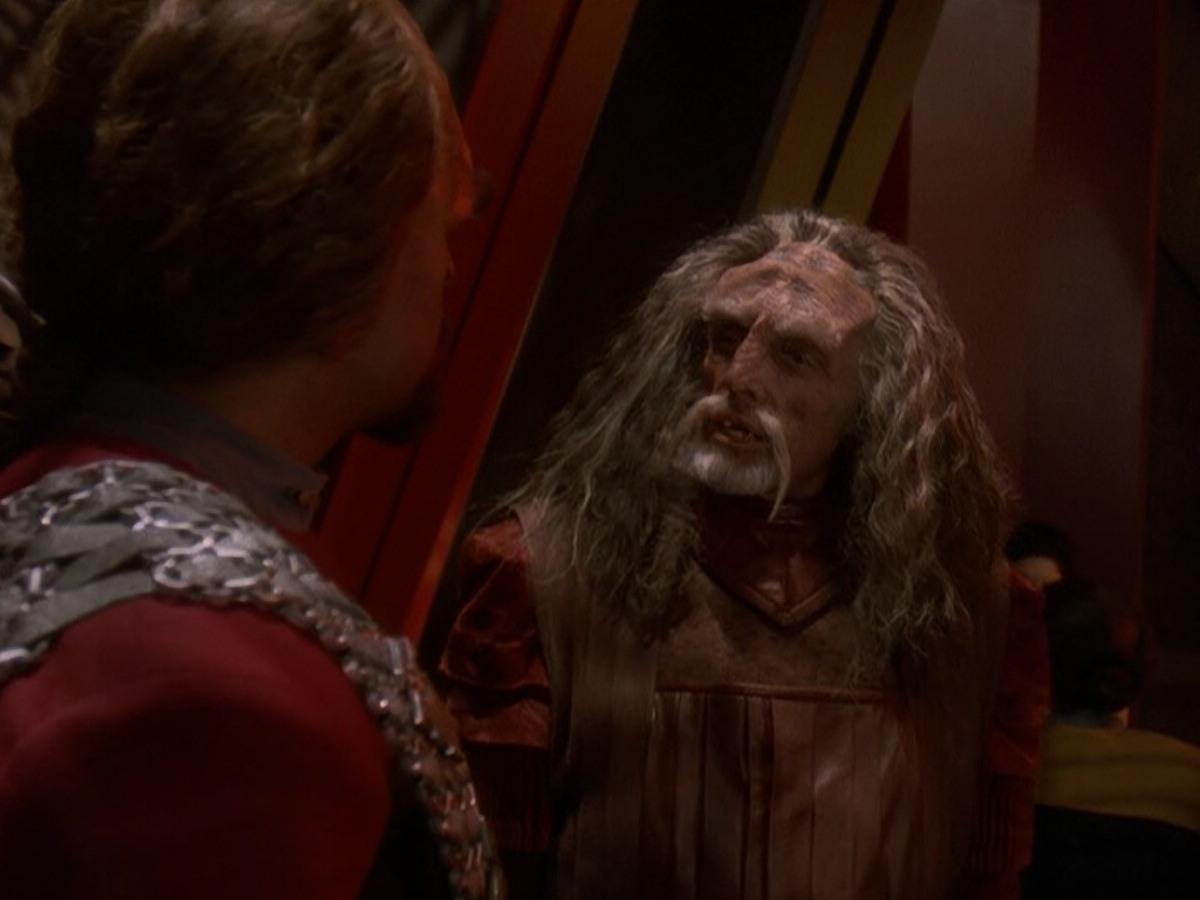 extant_StarTrek_DS9_5x03-LookingForparMachInAllTheWrongPlaces_01100.jpg