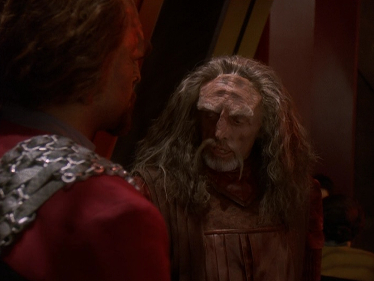 extant_StarTrek_DS9_5x03-LookingForparMachInAllTheWrongPlaces_01113.jpg