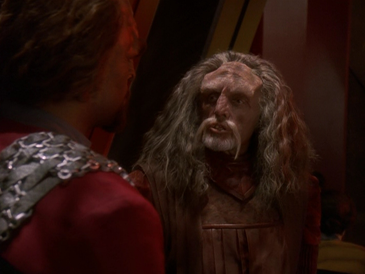 extant_StarTrek_DS9_5x03-LookingForparMachInAllTheWrongPlaces_01114.jpg