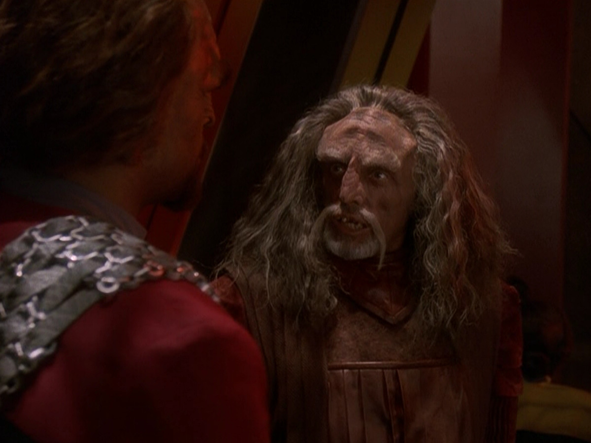 extant_StarTrek_DS9_5x03-LookingForparMachInAllTheWrongPlaces_01129.jpg