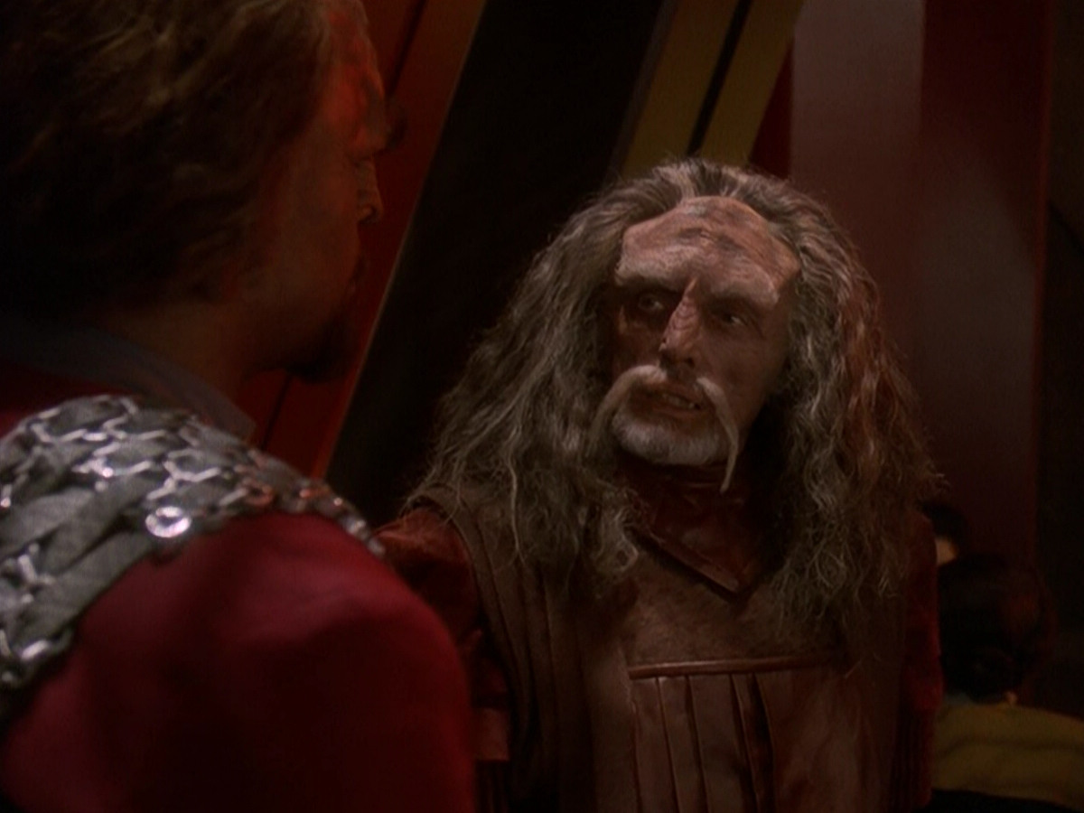 extant_StarTrek_DS9_5x03-LookingForparMachInAllTheWrongPlaces_01131.jpg