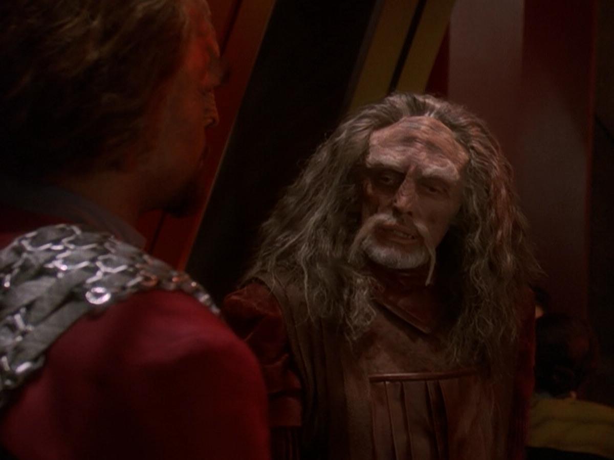 extant_StarTrek_DS9_5x03-LookingForparMachInAllTheWrongPlaces_01132.jpg
