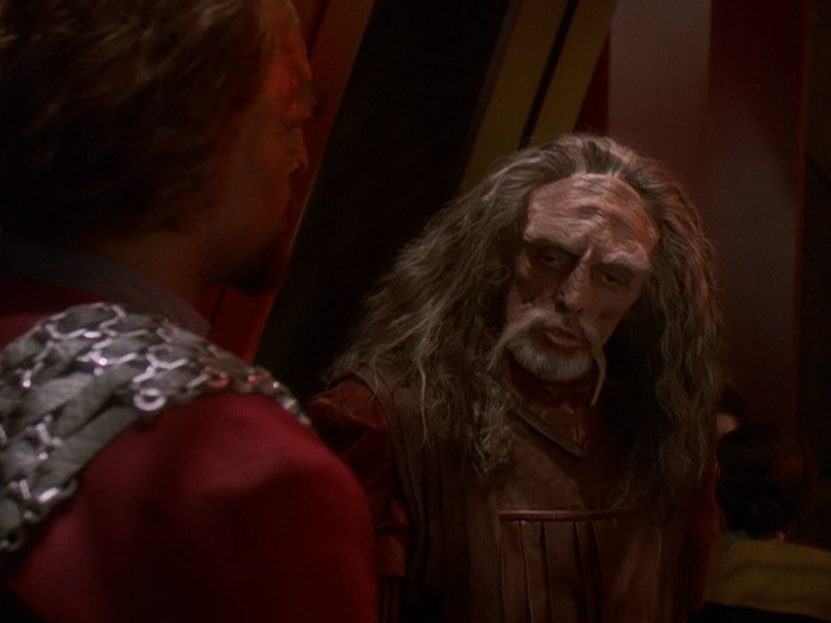 extant_StarTrek_DS9_5x03-LookingForparMachInAllTheWrongPlaces_01133.jpg