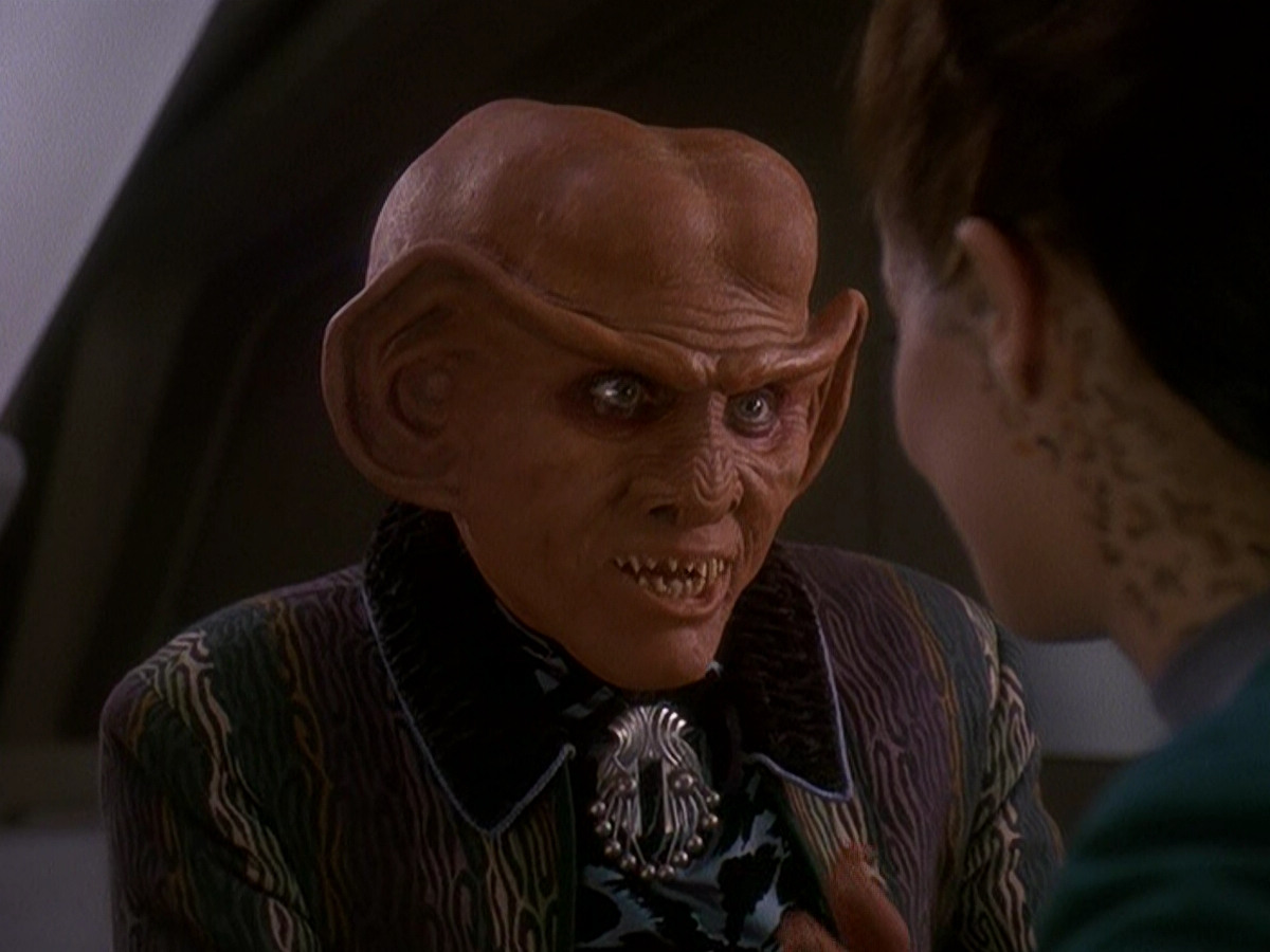 extant_StarTrek_DS9_5x03-LookingForparMachInAllTheWrongPlaces_01230.jpg