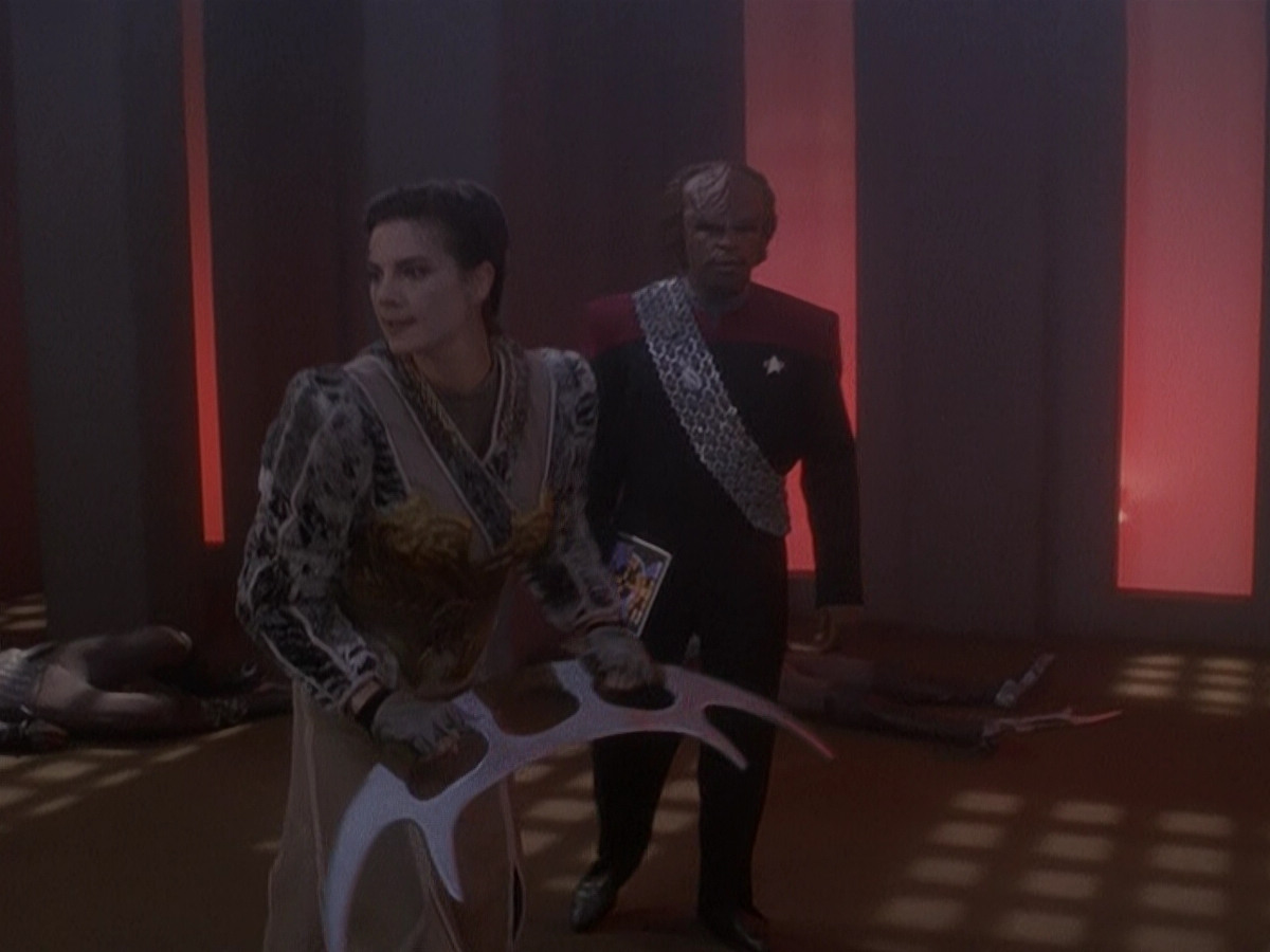 extant_StarTrek_DS9_5x03-LookingForparMachInAllTheWrongPlaces_01878.jpg