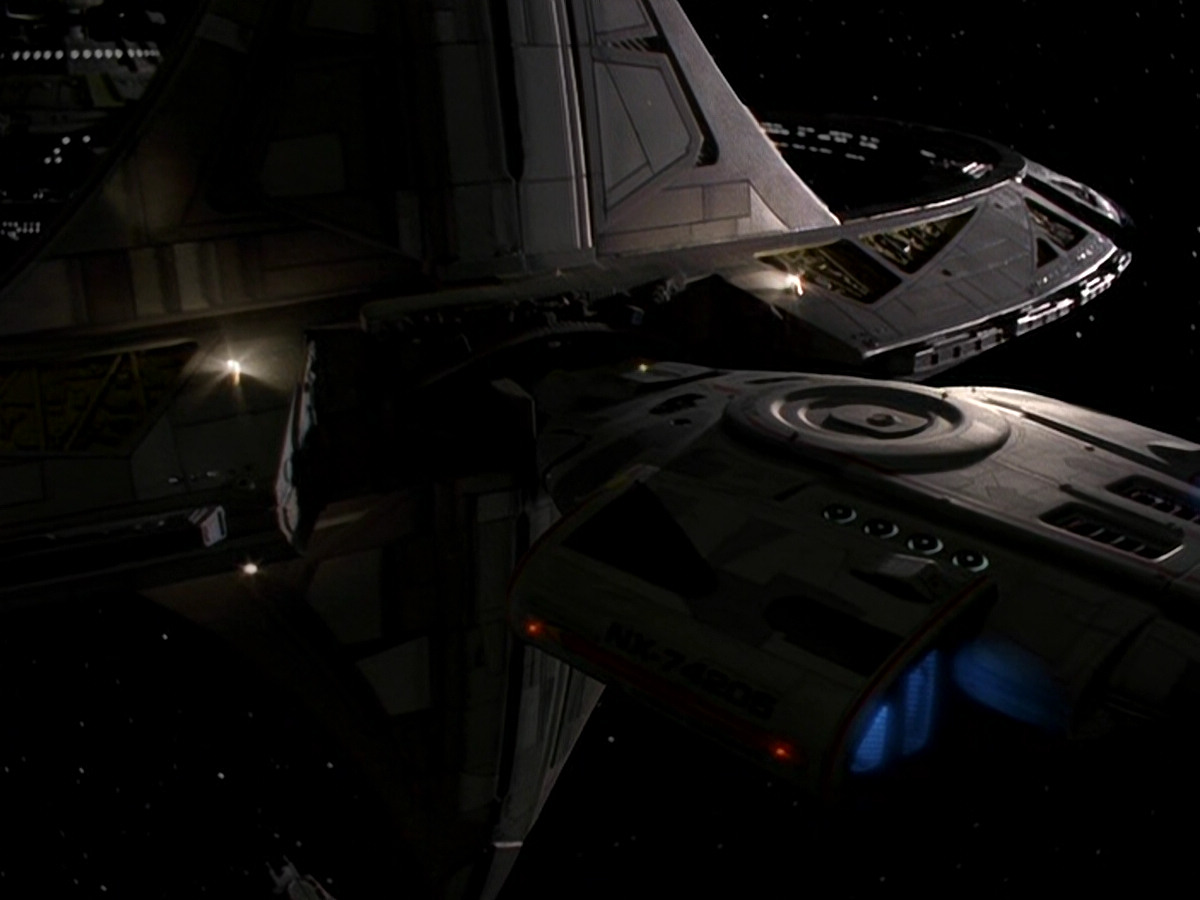 extant_StarTrek_DS9_5x03-LookingForparMachInAllTheWrongPlaces_02539.jpg